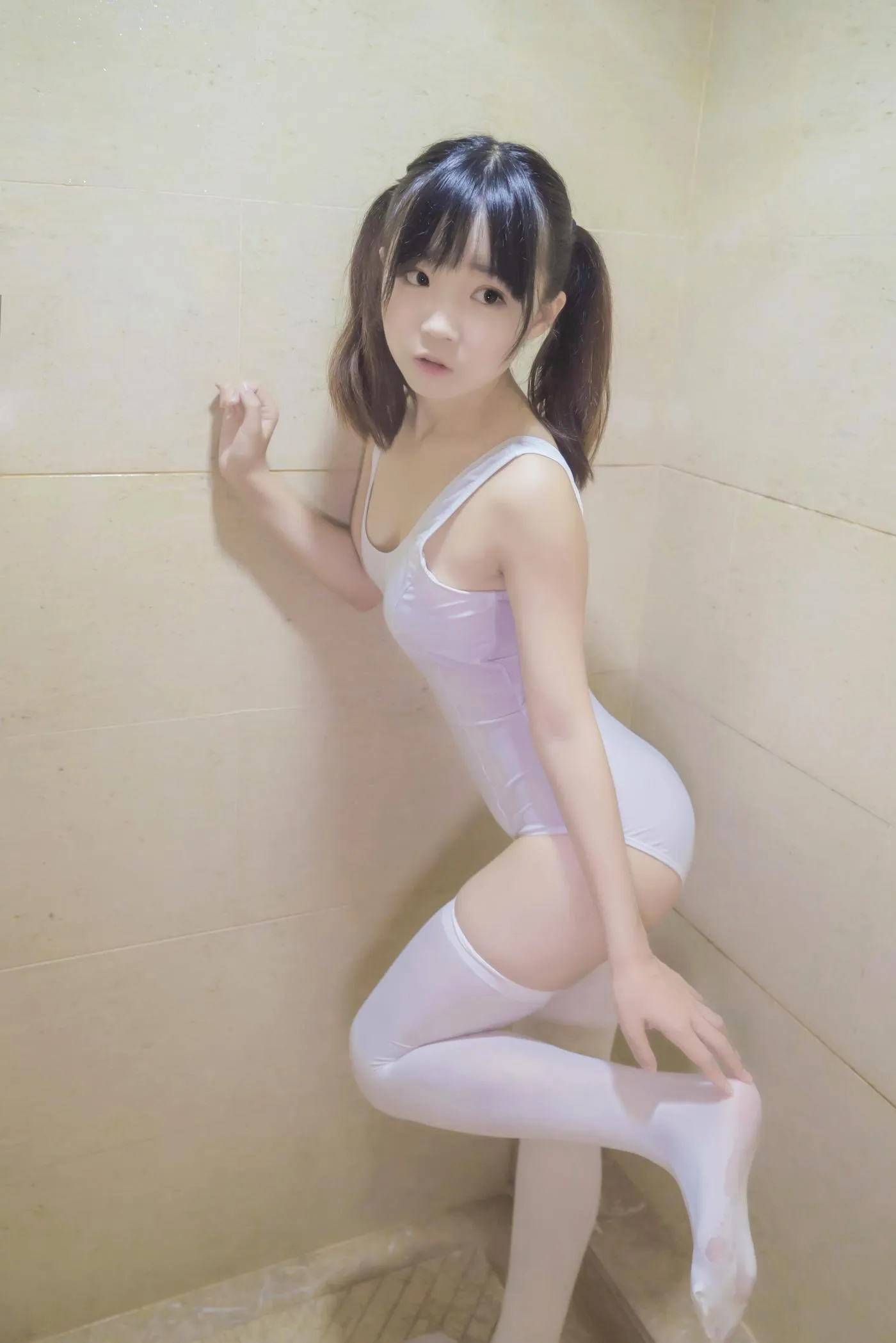御子Yumiko – NO.04 白色死库水 [18P]插图9
